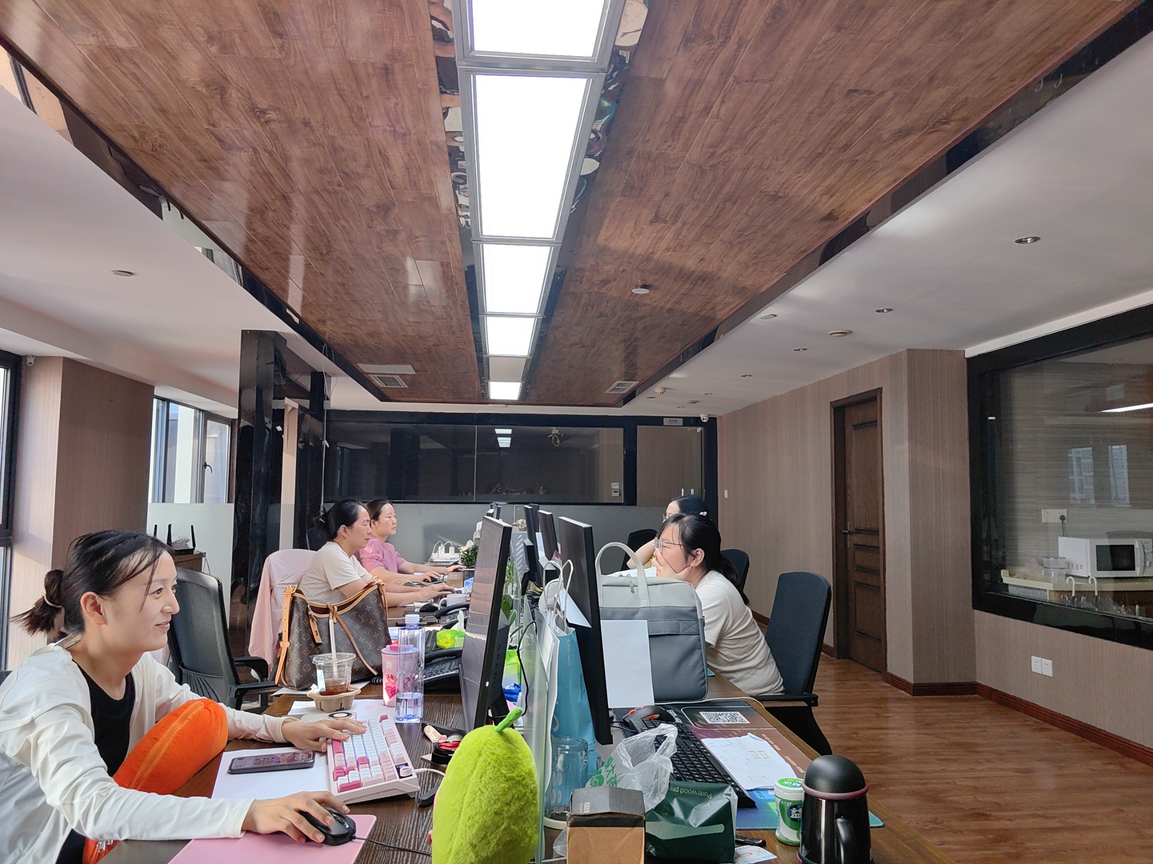 成都亮家机电设备有限公司介绍图片1